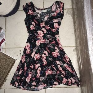 🥳5 for $25🥳 Abercrombie & Fitch floral dress